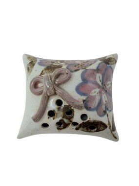 Cindy Angliss Pillow Shaped Clay Floral Frog Infuser Blue White w/ Bow Signed‎